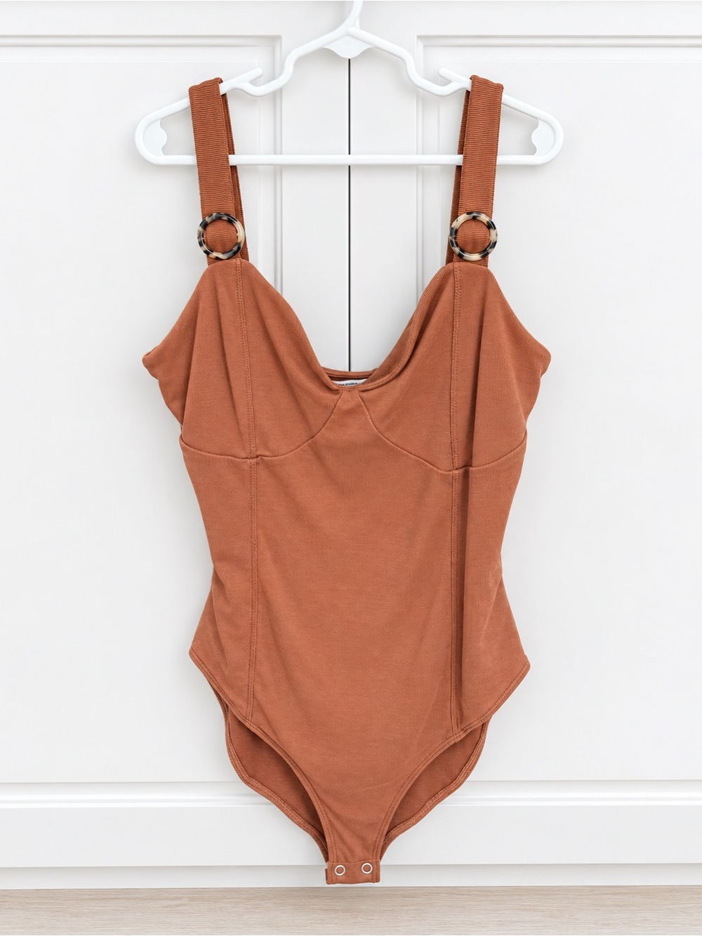 Good American Rust Brown Tortoise -Detail Bodysuit